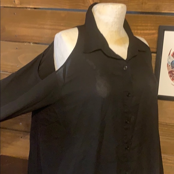 💜Long Sleeve Sheer Peek Aboo Shoulder Top💜 - Picture 2 of 5